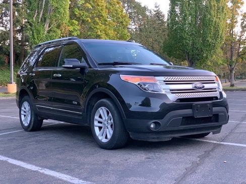 Used 2015 Ford Explorer XLT AWD/4WD image 7
