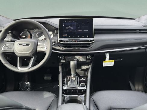 New 2026 Jeep Compass Latitude image 32