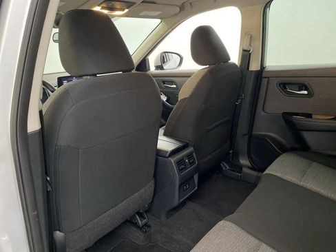 Used 2023 Nissan Rogue SV image 16