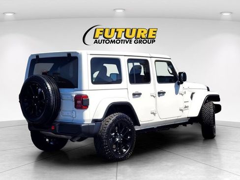 Used 2024 Jeep Wrangler Unlimited Sahara AWD/4WD image 4