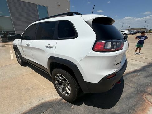 Used 2022 Jeep Cherokee Trailhawk w/ Sun, Sound & Nav Group AWD/4WD image 8