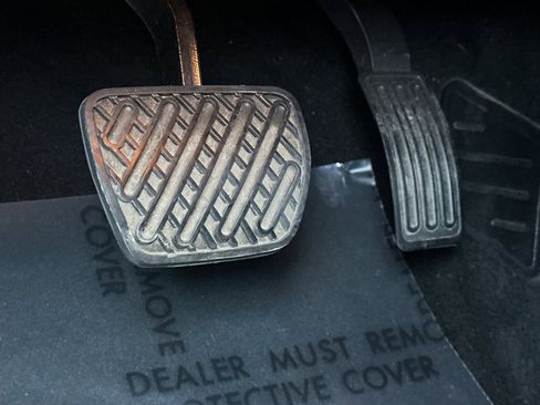 Used 2023 Nissan Armada SL w/ Captain's Chairs Package image 47