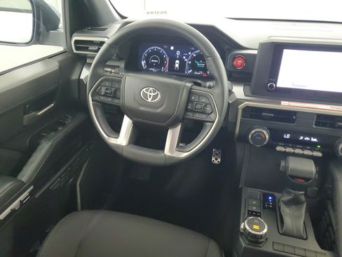 Certified 2025 Toyota Tacoma TRD Sport AWD/4WD image 15