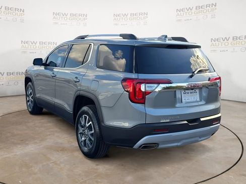 Used 2023 GMC Acadia SLE w/ Driver Convenience Package FWD image 3