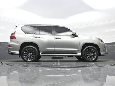 Used 2021 Lexus GX 460 Premium w/ Accessory Package AWD/4WD image 33