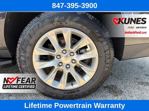 Used 2024 Chevrolet Suburban Premier AWD/4WD image 5