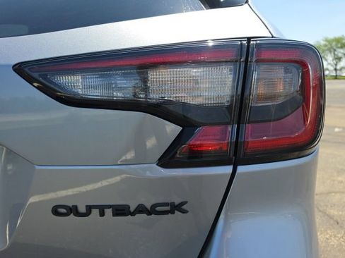 Used 2025 Subaru Outback Onyx Edition AWD/4WD image 26