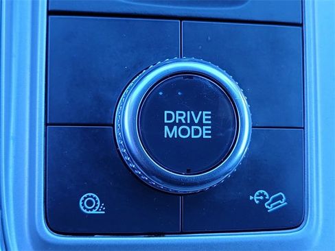 Certified 2023 Ford Explorer Platinum w/ Class IV Trailer Tow Package image 18