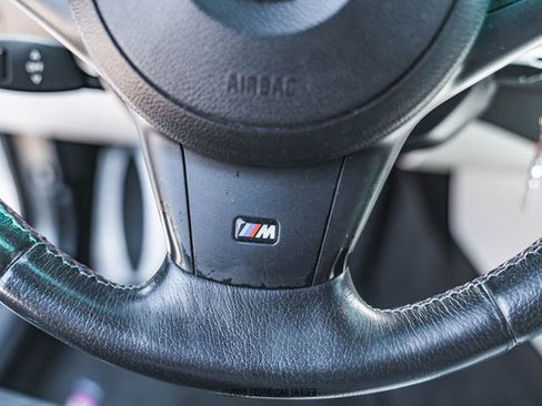 Used 2006 BMW M5 image 38