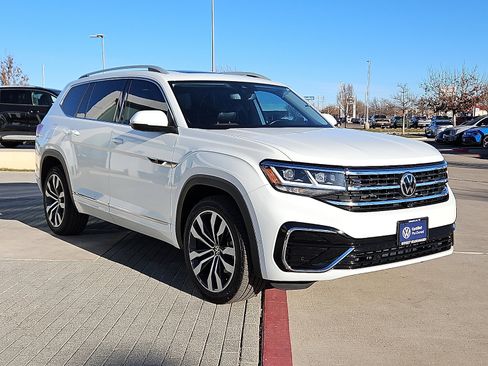 Used 2022 Volkswagen Atlas SEL Premium image 4