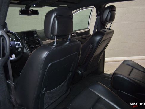 Used 2019 Dodge Grand Caravan GT image 18