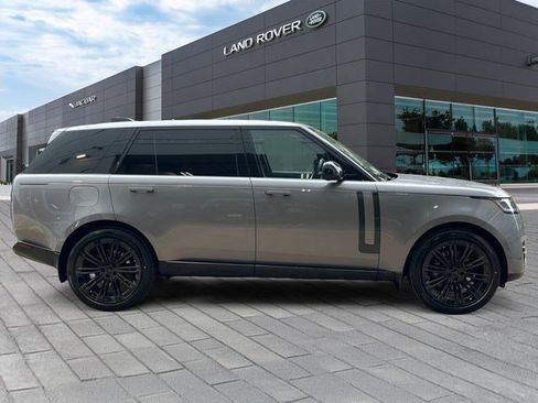 New 2026 Land Rover Range Rover Long Wheelbase SE AWD/4WD image 6