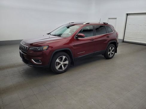 Used 2019 Jeep Cherokee Limited w/ Luxury Group AWD/4WD image 2
