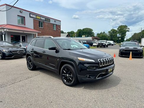 Used 2015 Jeep Cherokee Limited AWD/4WD image 3