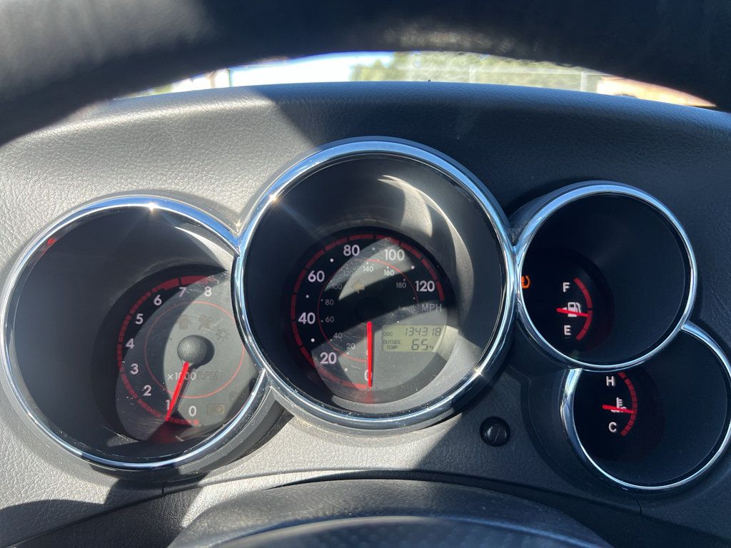 Used 2008 Pontiac Vibe w/ Preferred Package FWD image 14