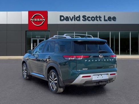 Used 2022 Nissan Pathfinder Platinum w/ Cargo Package image 7