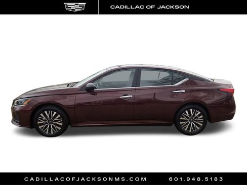 Used 2025 Nissan Altima 2.5 SV image 24