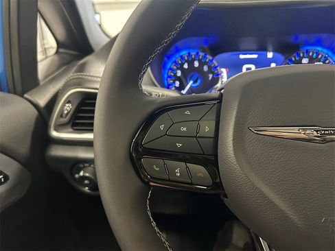 New 2026 Chrysler Pacifica Limited image 19