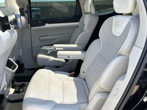 Used 2025 Volvo EX90 Ultra AWD/4WD image 7