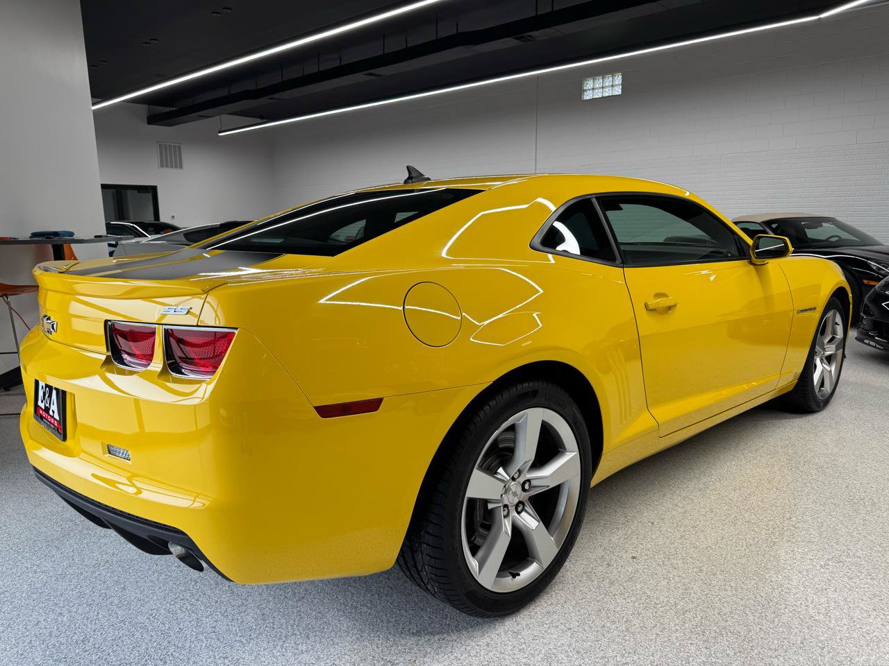 Used 2010 Chevrolet Camaro SS RWD image 15