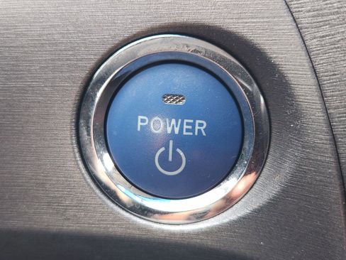 Used 2015 Toyota Prius Two FWD image 23