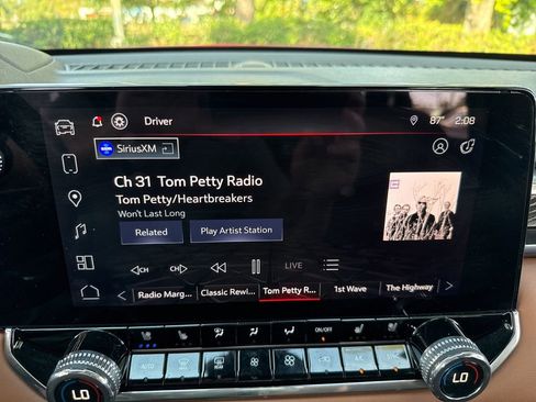 Used 2023 GMC Canyon AT4 w/ AT4 Premium Package image 31