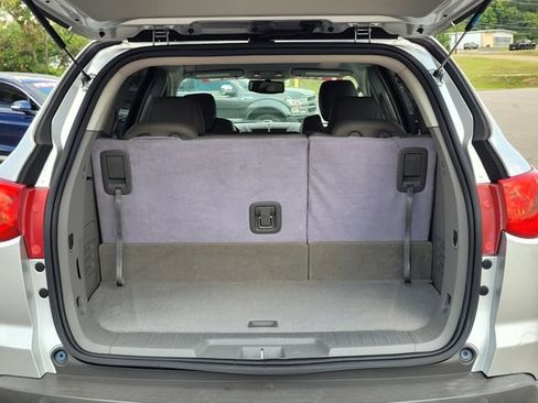 Used 2009 Chevrolet Traverse LT FWD image 9
