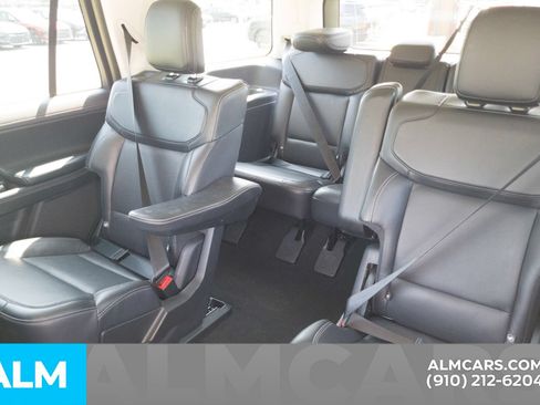 Used 2025 Ford Expedition Platinum AWD/4WD image 19