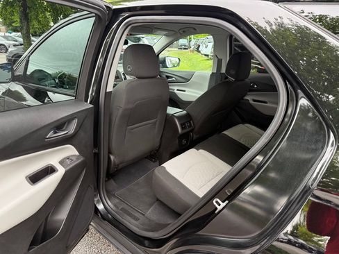 Used 2021 Chevrolet Equinox LS w/ LS Convenience Package AWD/4WD image 11