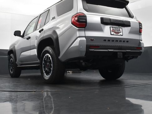 Used 2025 Toyota 4Runner TRD Off-Road Premium AWD/4WD image 39