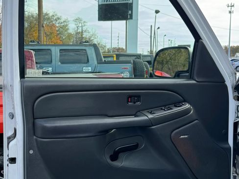 Used 2005 Chevrolet Silverado 2500 LS RWD image 12