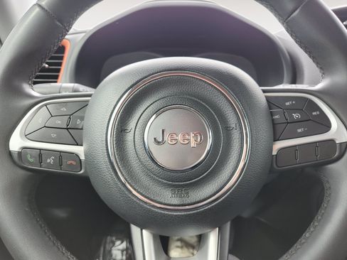 Used 2020 Jeep Renegade Latitude FWD image 23