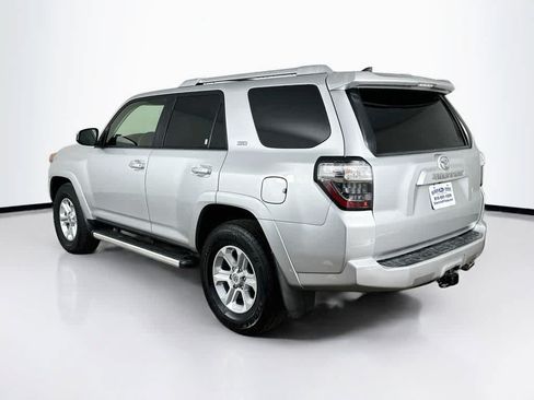 Used 2018 Toyota 4Runner SR5 RWD image 4