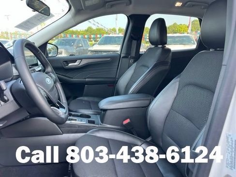 Used 2025 Ford Escape SE FWD image 7