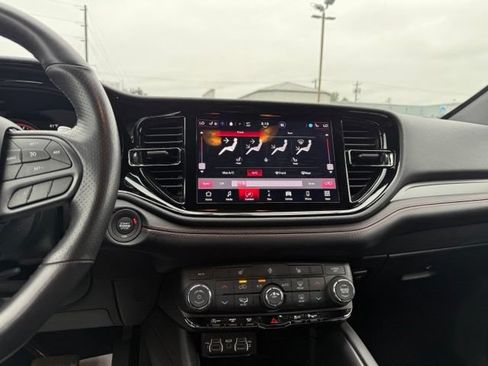 Used 2025 Dodge Durango GT AWD/4WD image 19