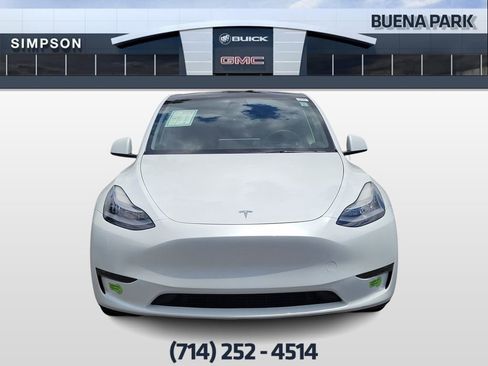 Used 2023 Tesla Model Y Long Range AWD/4WD image 3