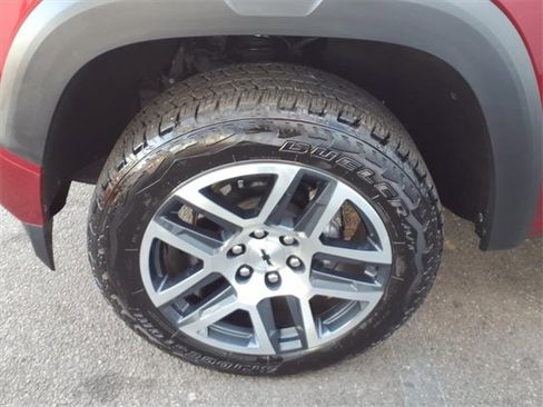 Used 2024 Chevrolet Colorado Z71 w/ Z71 Convenience Package 2 image 8