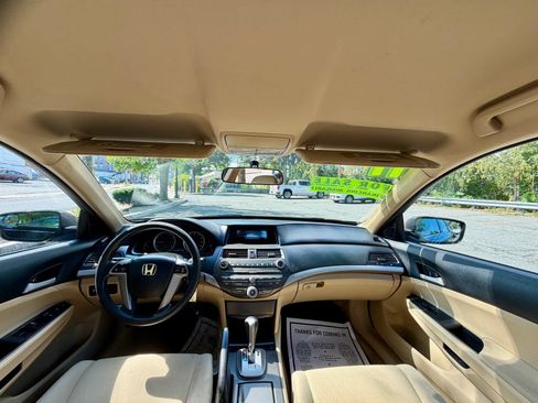 Used 2011 Honda Accord LX image 10