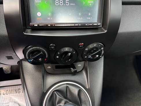 Used 2012 MAZDA MAZDA2 Sport FWD image 13