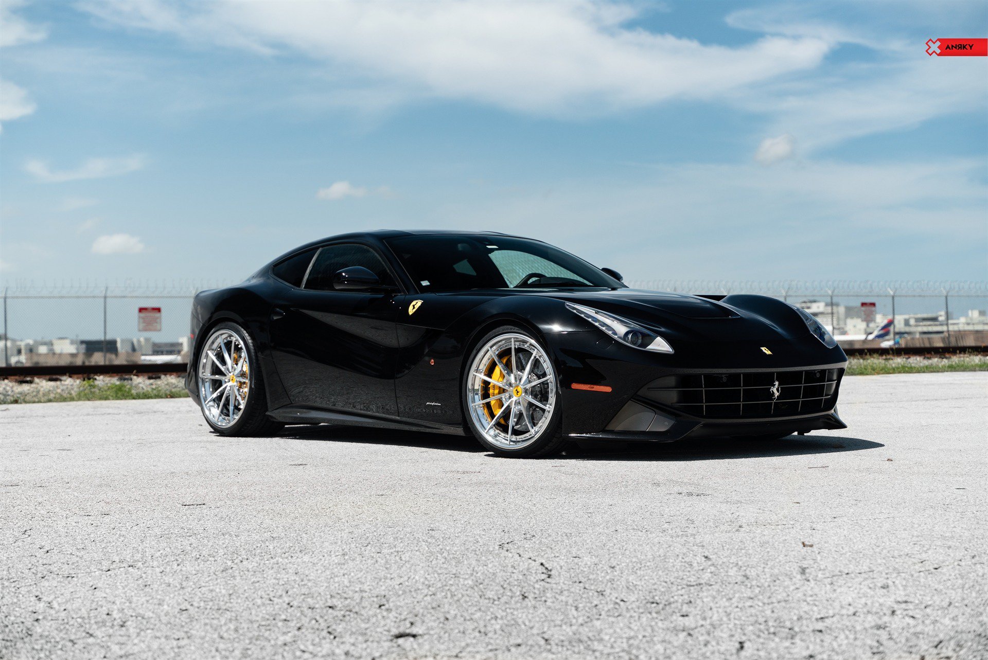 Used 2013 Ferrari F12 Berlinetta RWD image 37