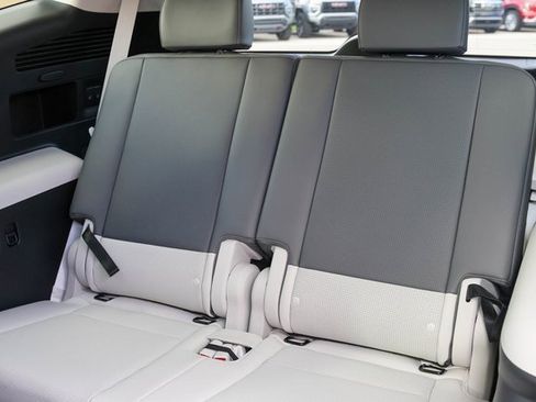 New 2026 Hyundai Ioniq 9 SEL image 12