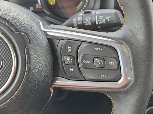 Used 2024 Jeep Wrangler Sahara image 24