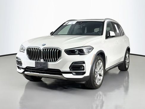 Certified 2023 BMW X5 xDrive40i w/ Premium Package AWD/4WD image 3