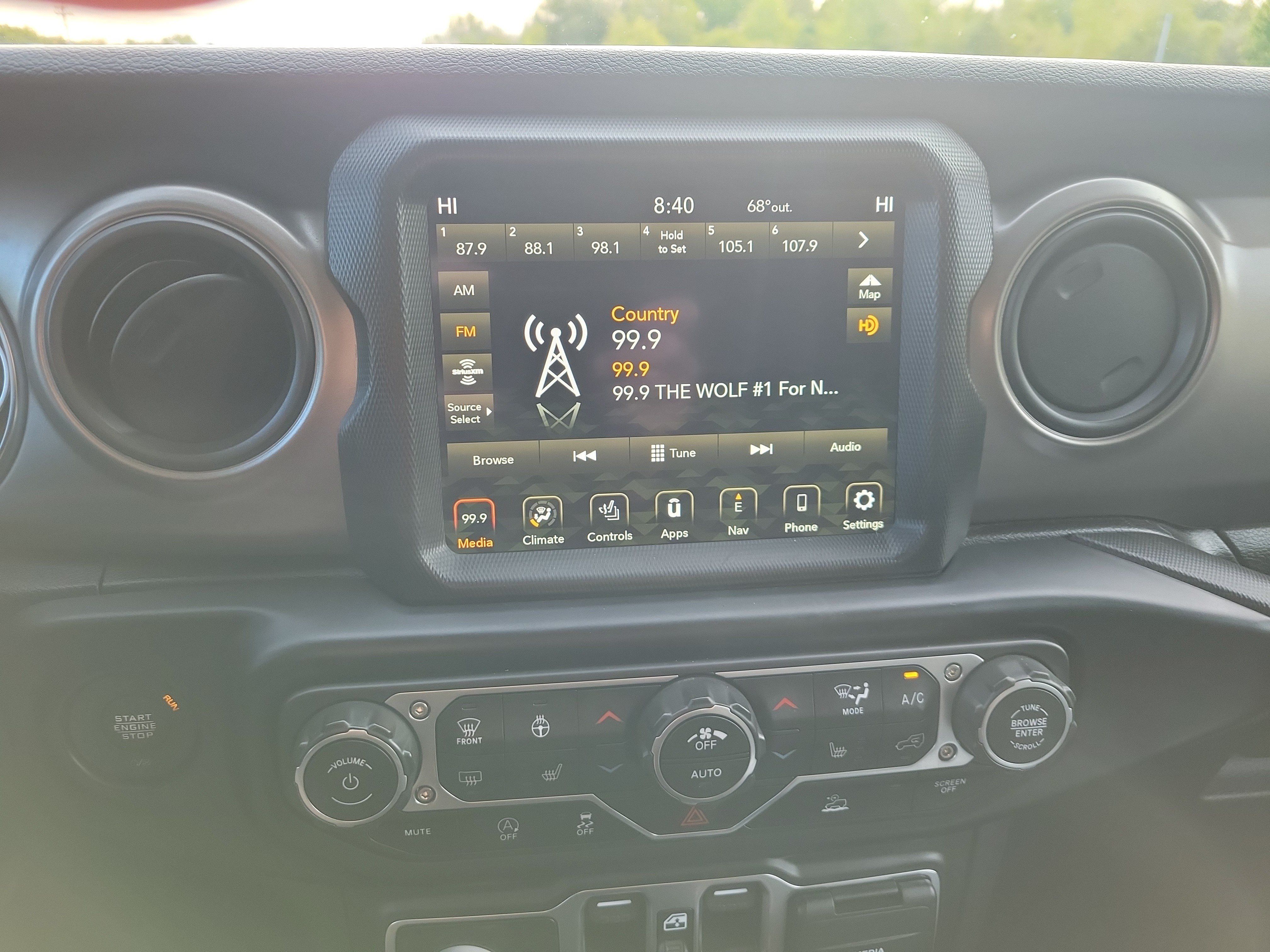 Used 2023 Jeep Gladiator Sport AWD/4WD image 25