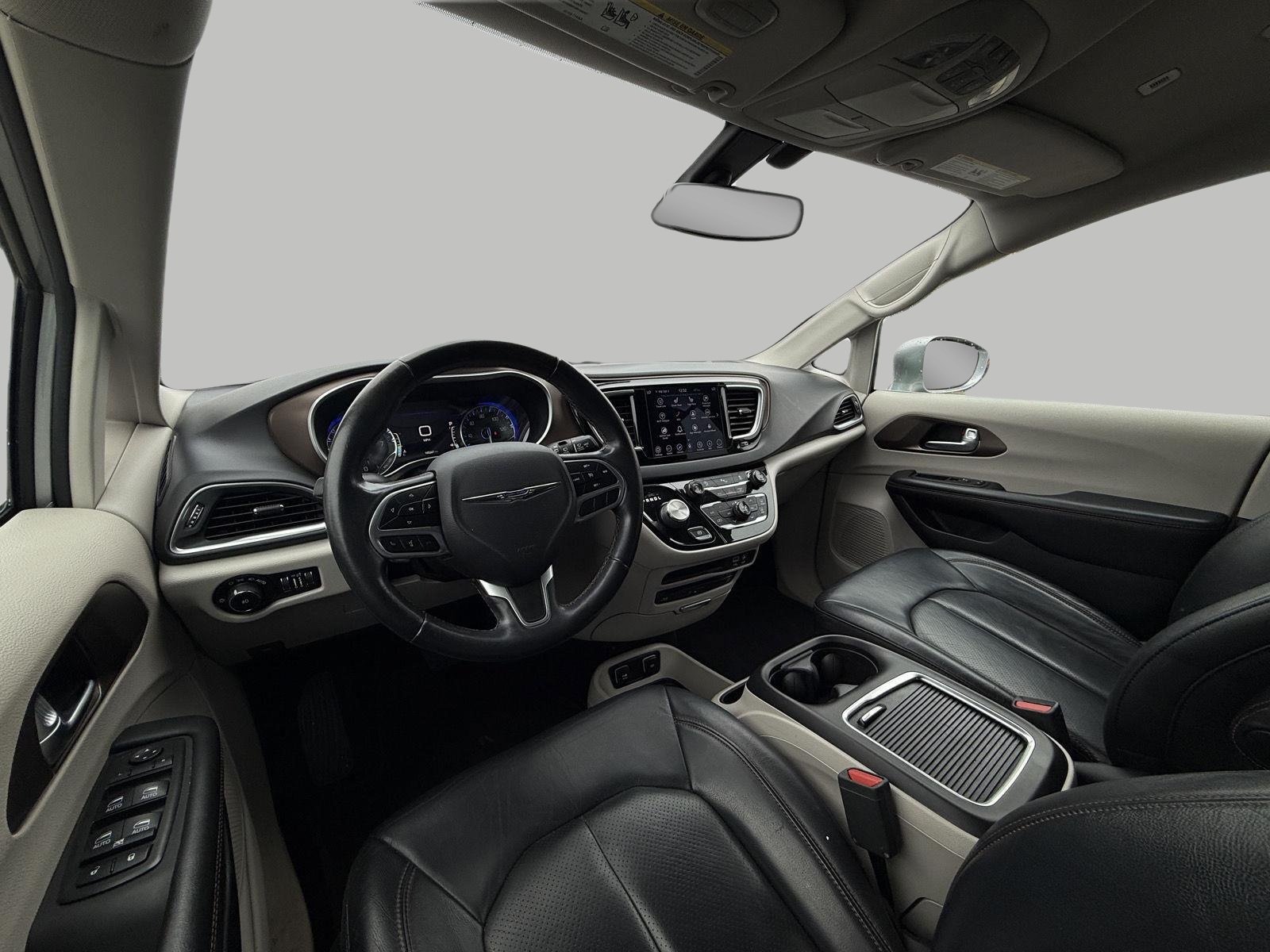 Used 2018 Chrysler Pacifica Touring-L Plus FWD image 23