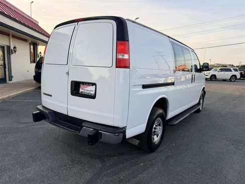 Used 2018 Chevrolet Express 2500 w/ Driver Convenience Package RWD image 5