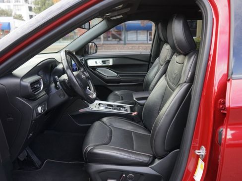 Used 2020 Ford Explorer ST w/ ST Street Pack image 16