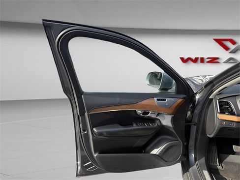 Used 2018 Volvo XC90 T6 Inscription w/ Convenience Package image 19