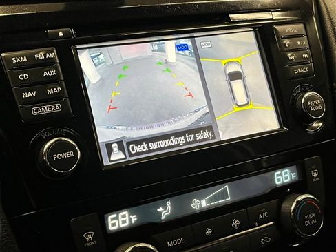 Used 2017 Nissan Rogue SL image 24