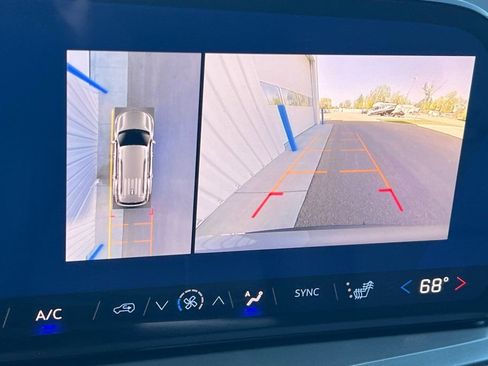 New 2026 Chevrolet Traverse LT w/ Driver Confidence Package AWD/4WD image 18